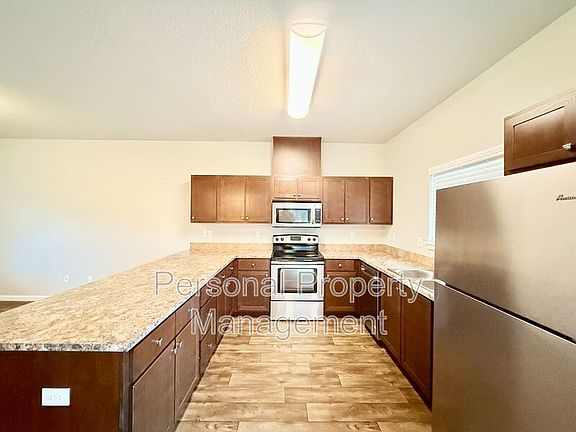2nd image of 12600 NE 49th St Building B