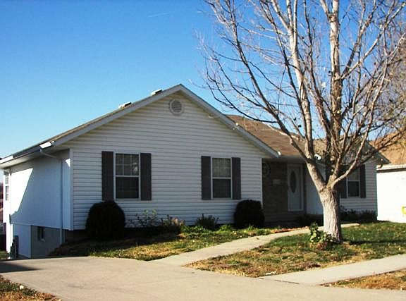 2nd image of 728 SW Ginger Hill Dr
