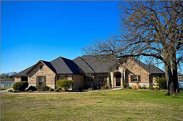 1st image of 211 Collins Ln