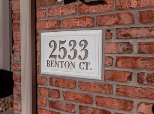 2533 W Benton Ct, Peoria, IL 61615