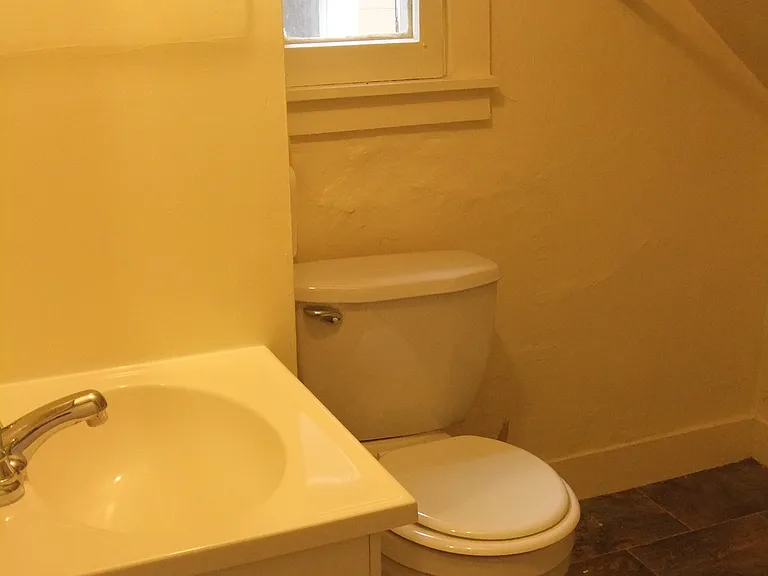 11-13 Center St #11 — Photo 11