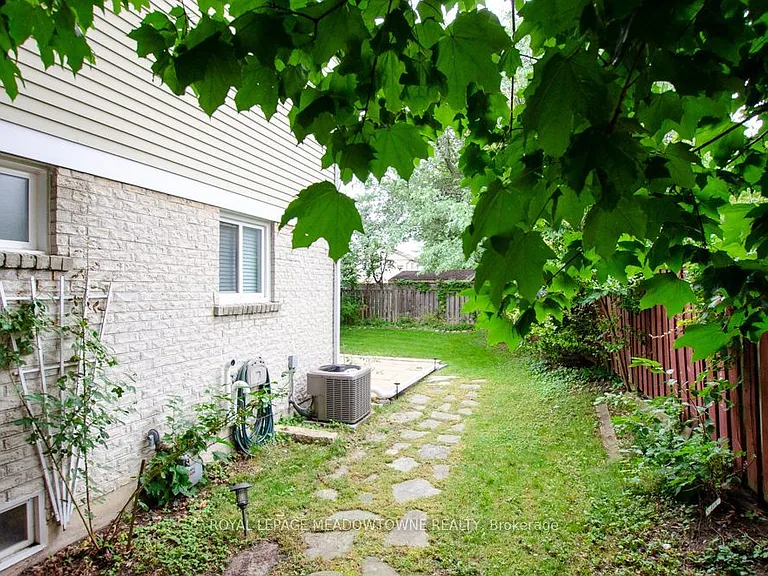 510 Beaver Ct — Photo 33