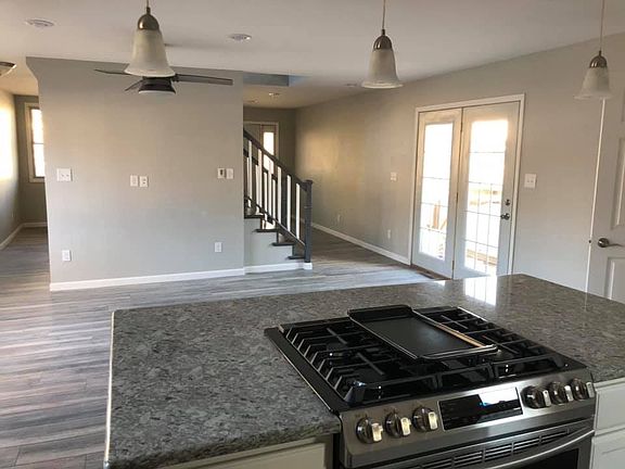 5th image of 363 Bucklin St