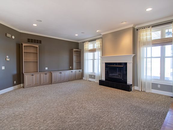 3rd image of 508 Vangsness St