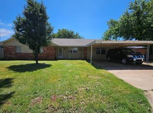 204 Elaine Ave, Foss, OK 73647