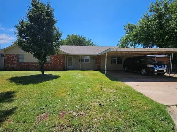204 Elaine Ave, Foss, OK 73647