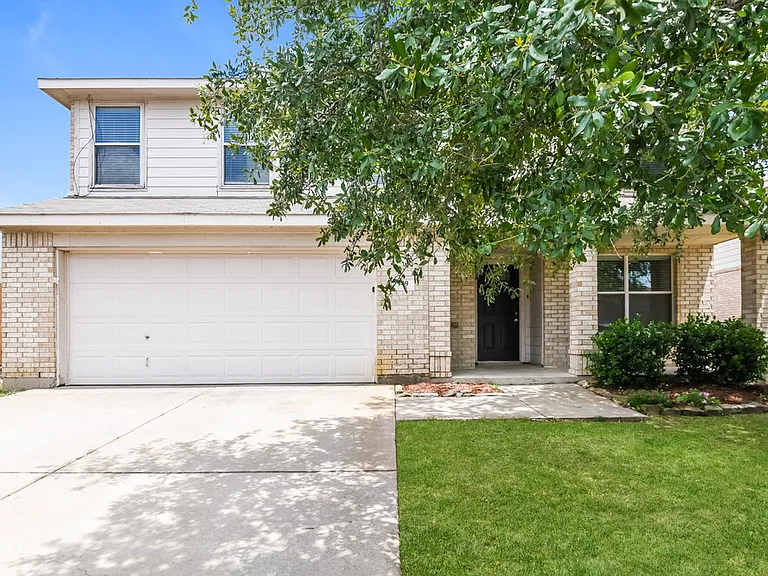 949 Canary Dr — Photo 1