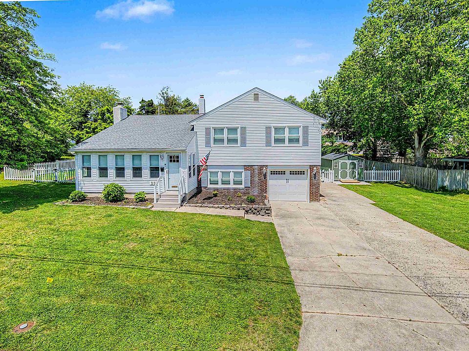 1st image of 202 Helena Dr