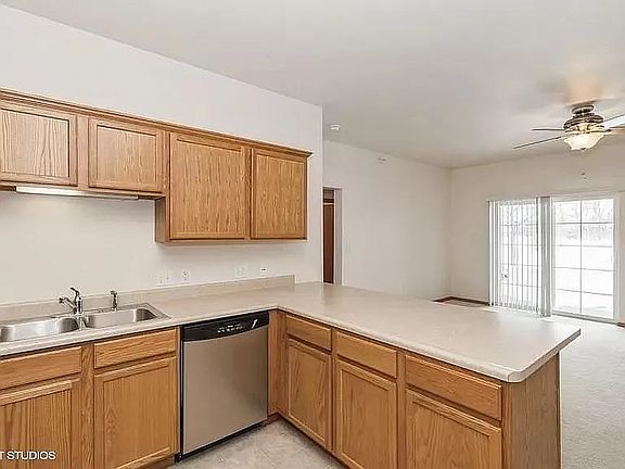2nd image of 130 E Jefferson St APT 10