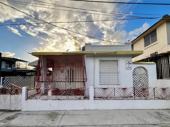 683 CALLE ESCOLASTICO LOPEZ, CEIBA, PR 00735