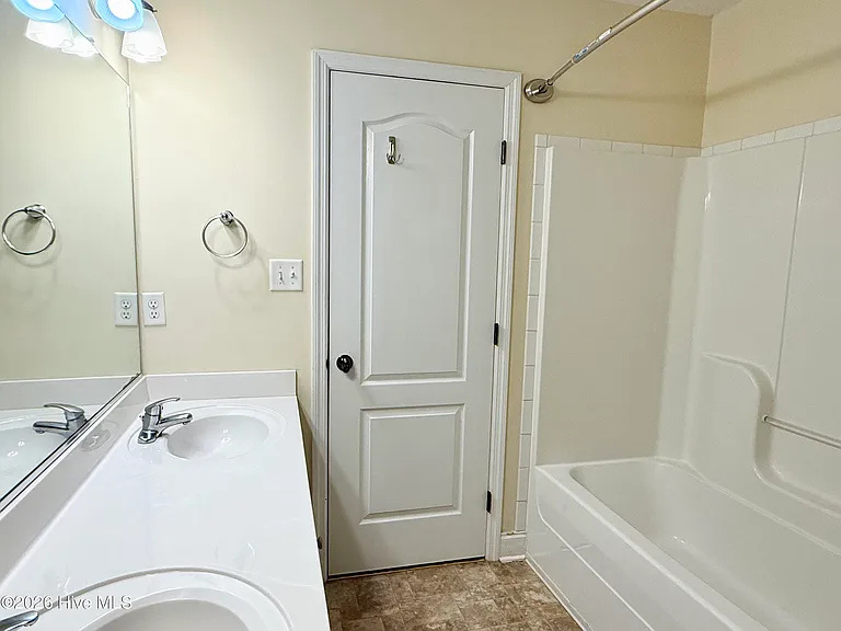 843 Bryan Cir — Photo 15