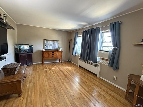 4th image of 62 Bernard Street