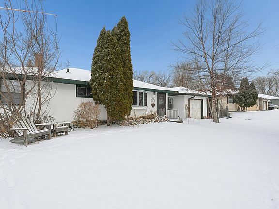 4th image of 1515 Viking Dr E