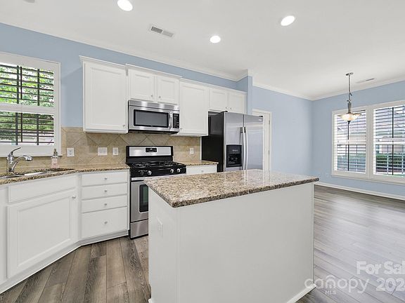 4th image of 6052 Great Basin Ln