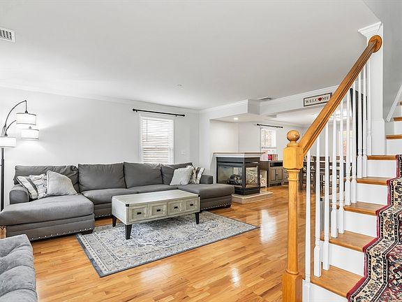 4th image of 216 Rangeway Rd Unit 1101