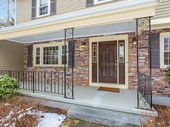 20 Temple Ter, Bedford, MA 01730