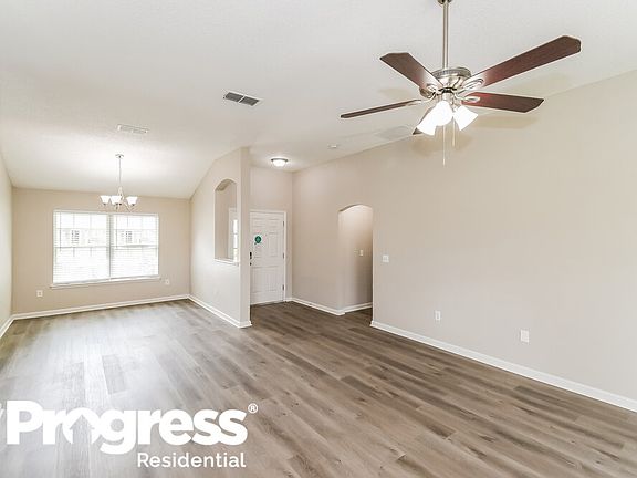 3rd image of 2727 Creek Ridge Dr