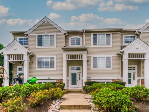 1719 Sienna Ct, Wheeling, IL 60090