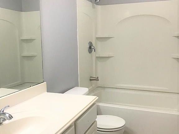 5th image of 3139 Rainpark Ln