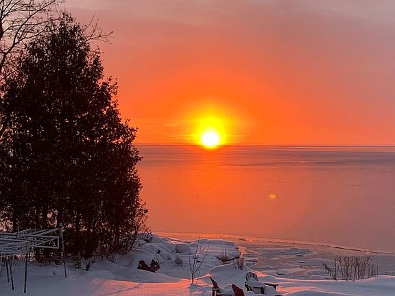 3rd image of 95 Lakeshore Rd E