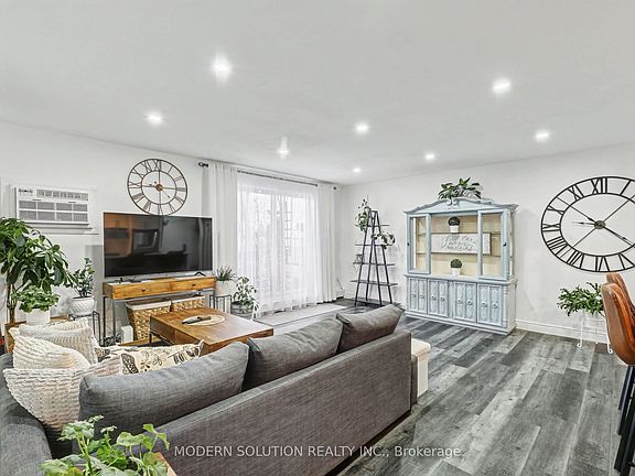 4th image of 563 Mornington Ave #308