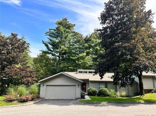 7 Bridle Path #7, Avon, CT 06001