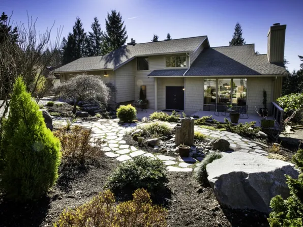 301 207th Ave NE, Sammamish, WA 98074