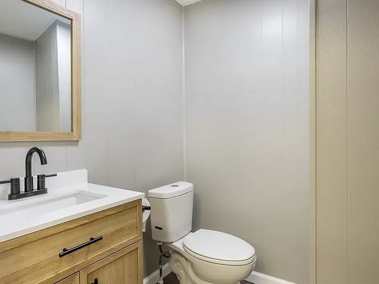 318 Newton St #1 — Photo 8
