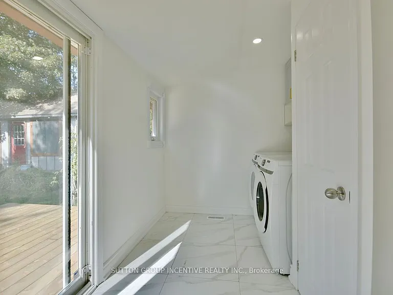 1556 Houston Ave — Photo 26