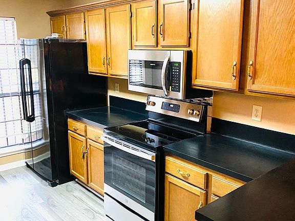 5th image of 6737 Pamela Ct