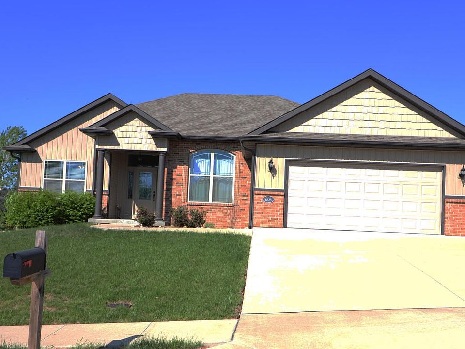 Beautiful Front of 605 Rhino Ct.