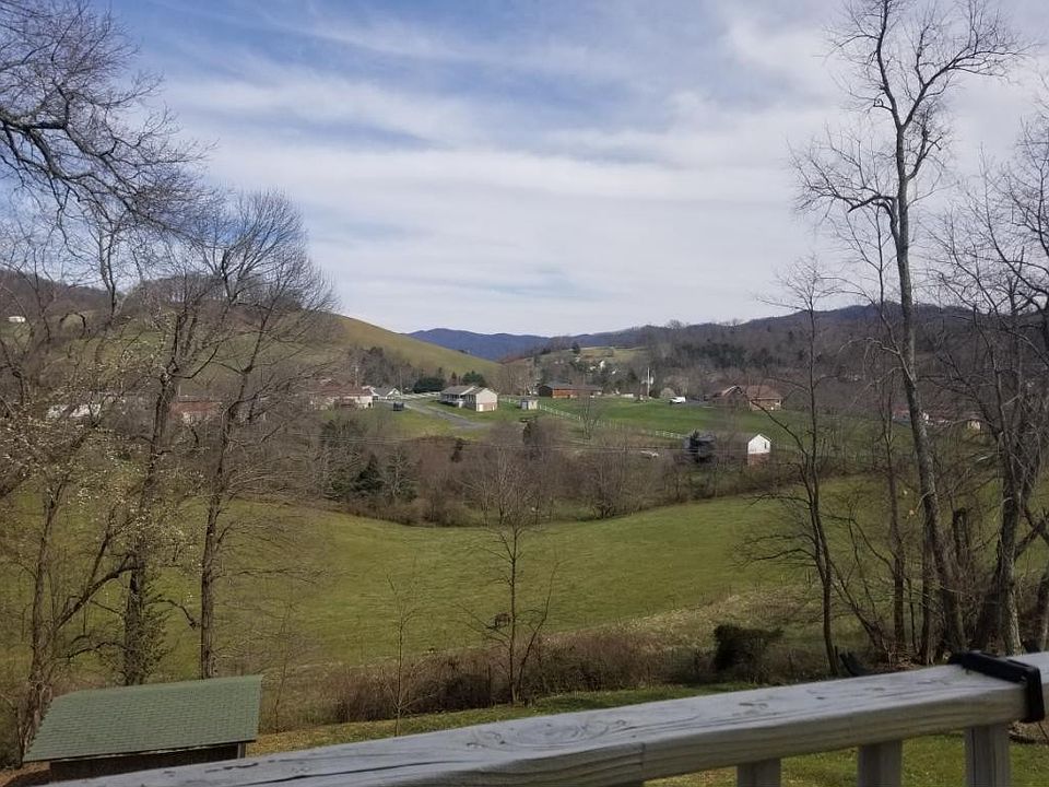 2nd image of 110 Daniel Ln