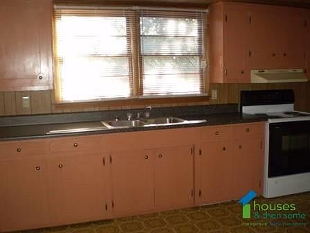 3rd image of 24 Lakeview Cir APT 6