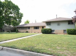 8416 E Willowbrook Rd, Wichita, KS 67207