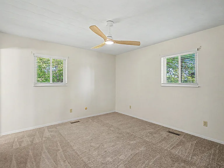 819 Gleneagle Dr — Photo 25