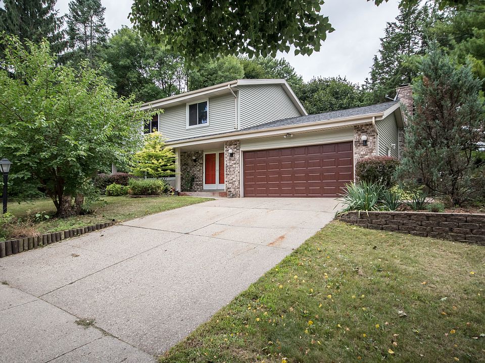 1st image of 2921 Coventry Ln