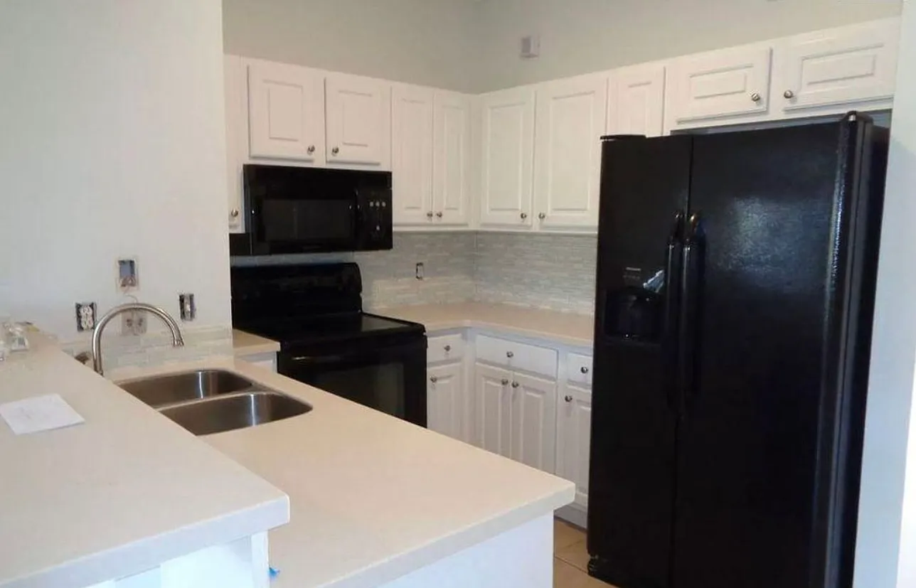 2 bed, 2.5 bath, 1610 sqft, $1,350 — Photo 3