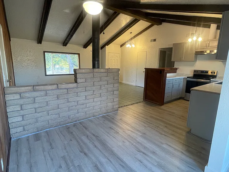 10575 Leslye Ln — Photo 13