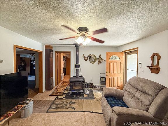 4th image of 407 S Oak St
