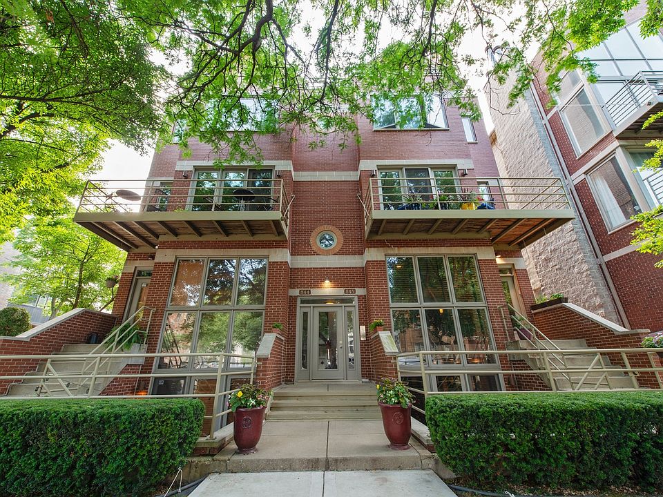 1st image of 848 N Marshfield Ave #1