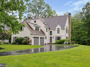 237 Trianon Ln, Villanova, PA 19085