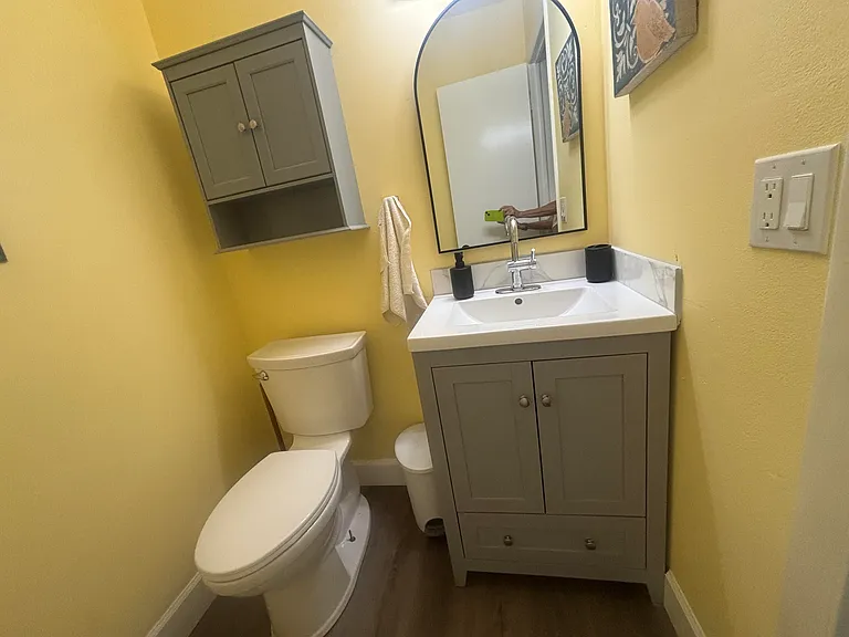 211 Country Ln #C — Photo 14