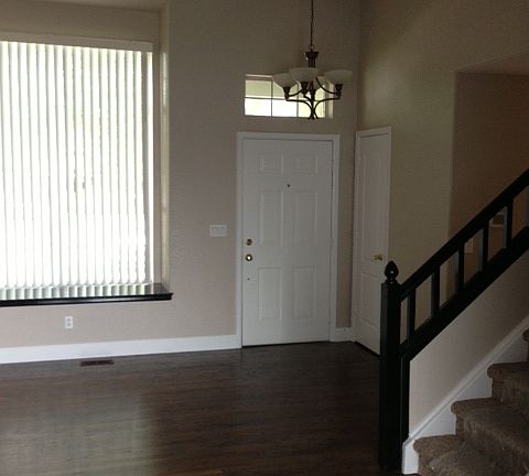 Entry/Front Room