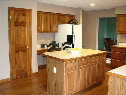 5th image of 7956 Thornberry Ct