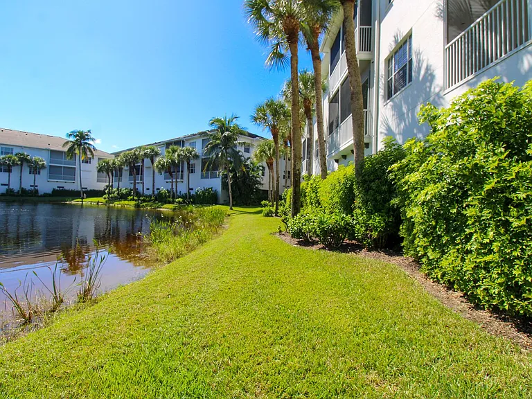 825 Bentwater Cir #101 — Photo 11