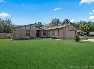 2836 W 111th Pl S, Jenks, OK 74037