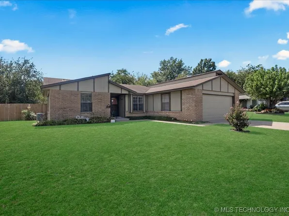 2836 W 111th Pl S, Jenks, OK 74037