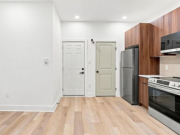3rd image of 3206 Dauphin St #7019AB314