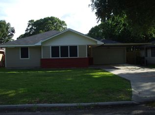 5011 Simpson Ave, Groves, TX 77619