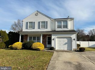 7 Cameron Cir, Laurel Springs, NJ 08021
